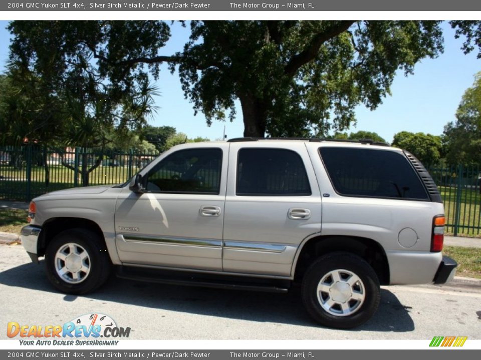 2004 GMC Yukon SLT 4x4 Silver Birch Metallic / Pewter/Dark Pewter Photo #3