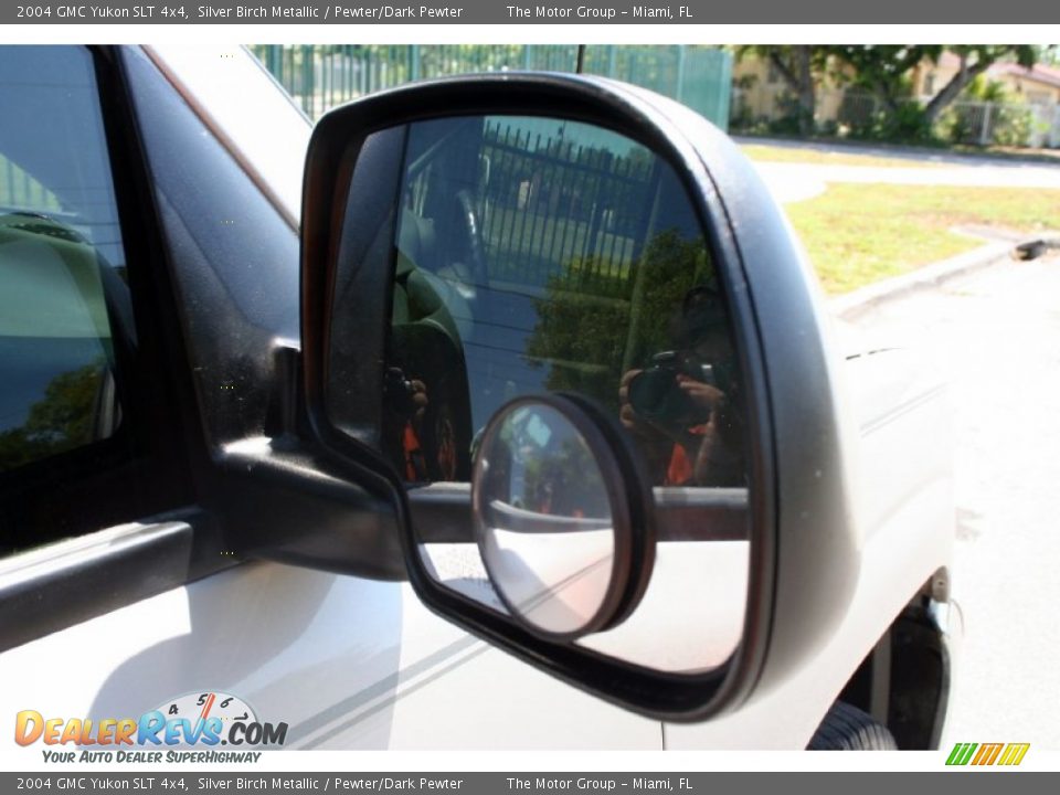 2004 GMC Yukon SLT 4x4 Silver Birch Metallic / Pewter/Dark Pewter Photo #24