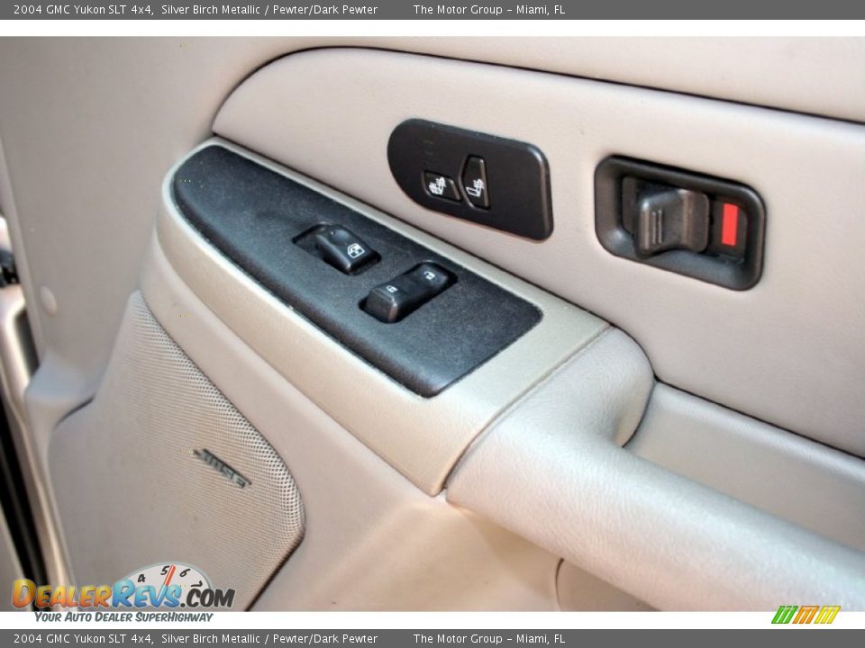 2004 GMC Yukon SLT 4x4 Silver Birch Metallic / Pewter/Dark Pewter Photo #32