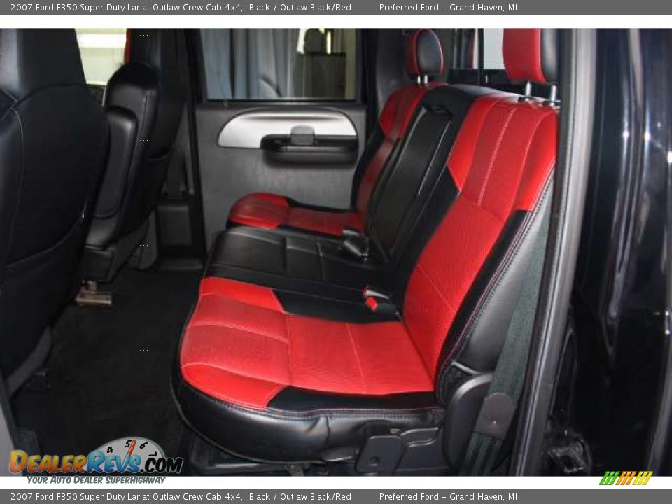 2007 Ford F350 Super Duty Lariat Outlaw Crew Cab 4x4 Black / Outlaw Black/Red Photo #16