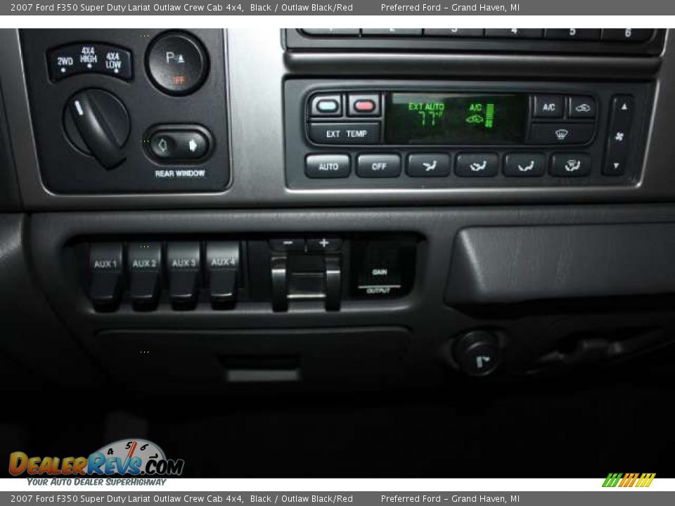 2007 Ford F350 Super Duty Lariat Outlaw Crew Cab 4x4 Black / Outlaw Black/Red Photo #20