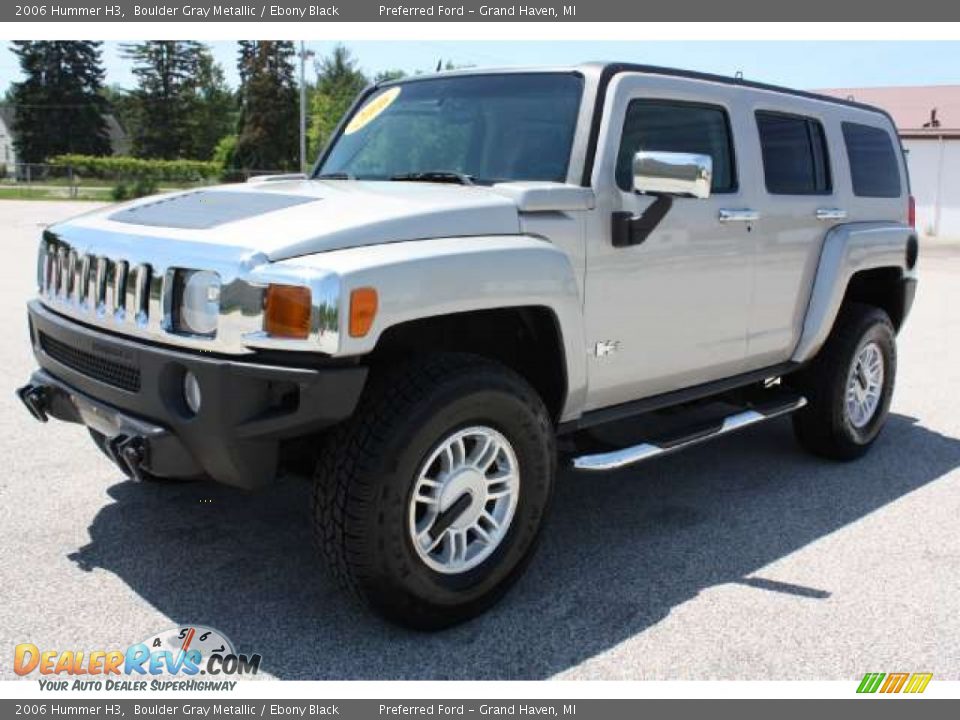 Front 3/4 View of 2006 Hummer H3  Photo #1