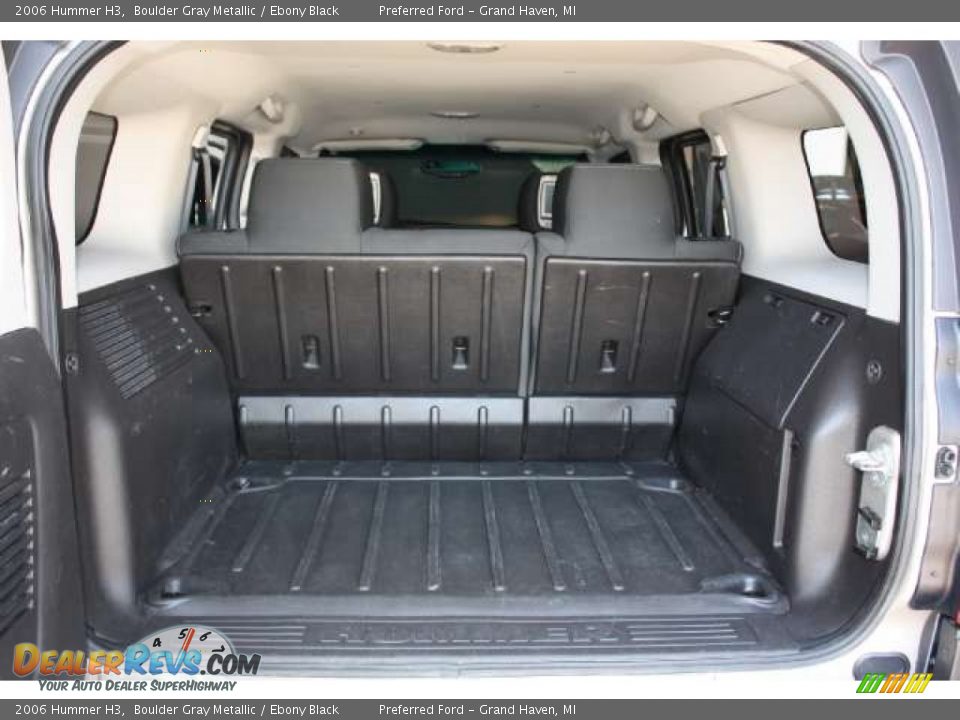 2006 Hummer H3  Trunk Photo #24