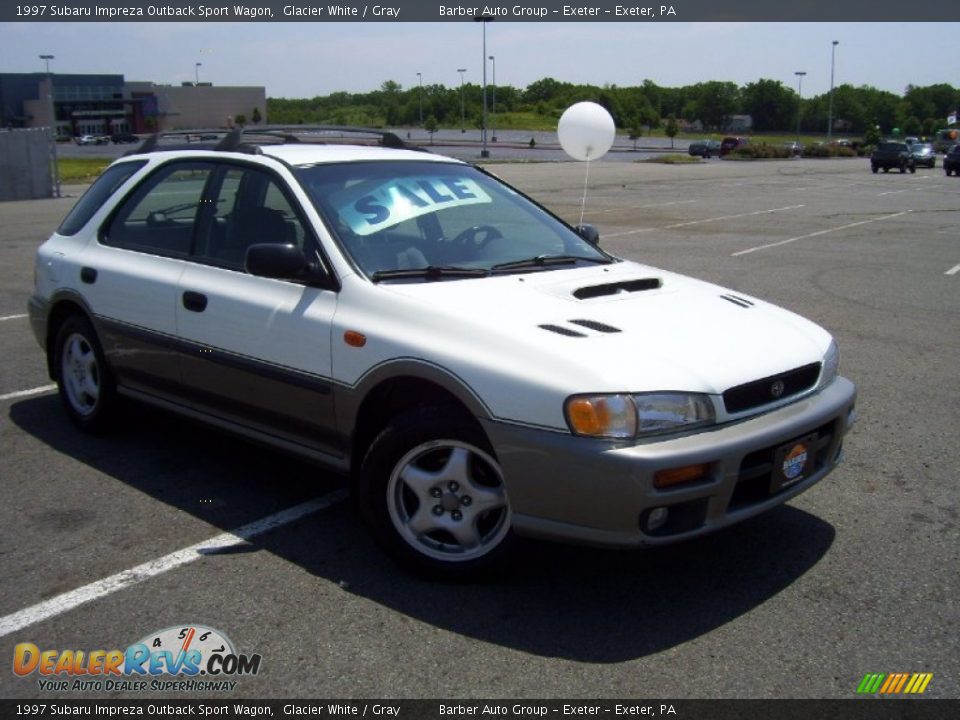 1997 Subaru Impreza Outback Sport Wagon Glacier White / Gray Photo #3