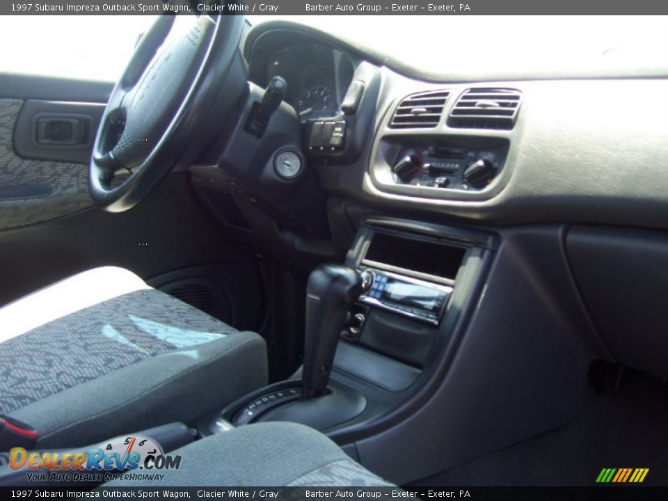 1997 Subaru Impreza Outback Sport Wagon Glacier White / Gray Photo #9