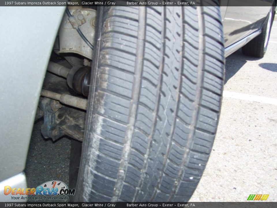 1997 Subaru Impreza Outback Sport Wagon Glacier White / Gray Photo #12