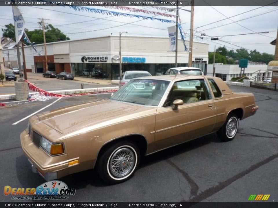 Front 3/4 View of 1987 Oldsmobile Cutlass Supreme Coupe Photo #1