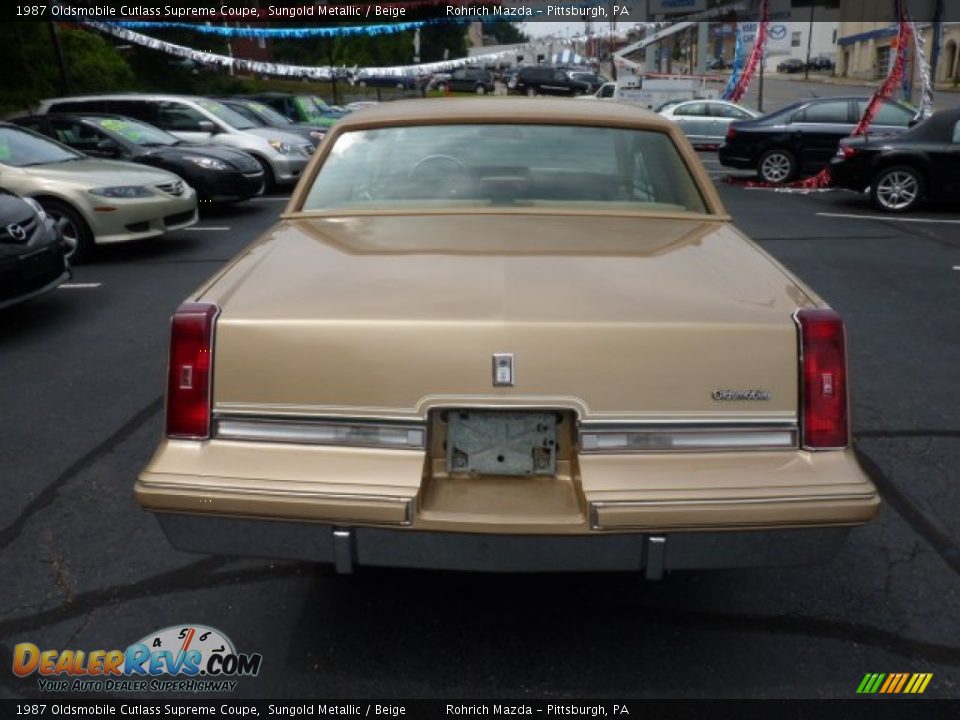 1987 Oldsmobile Cutlass Supreme Coupe Sungold Metallic / Beige Photo #4