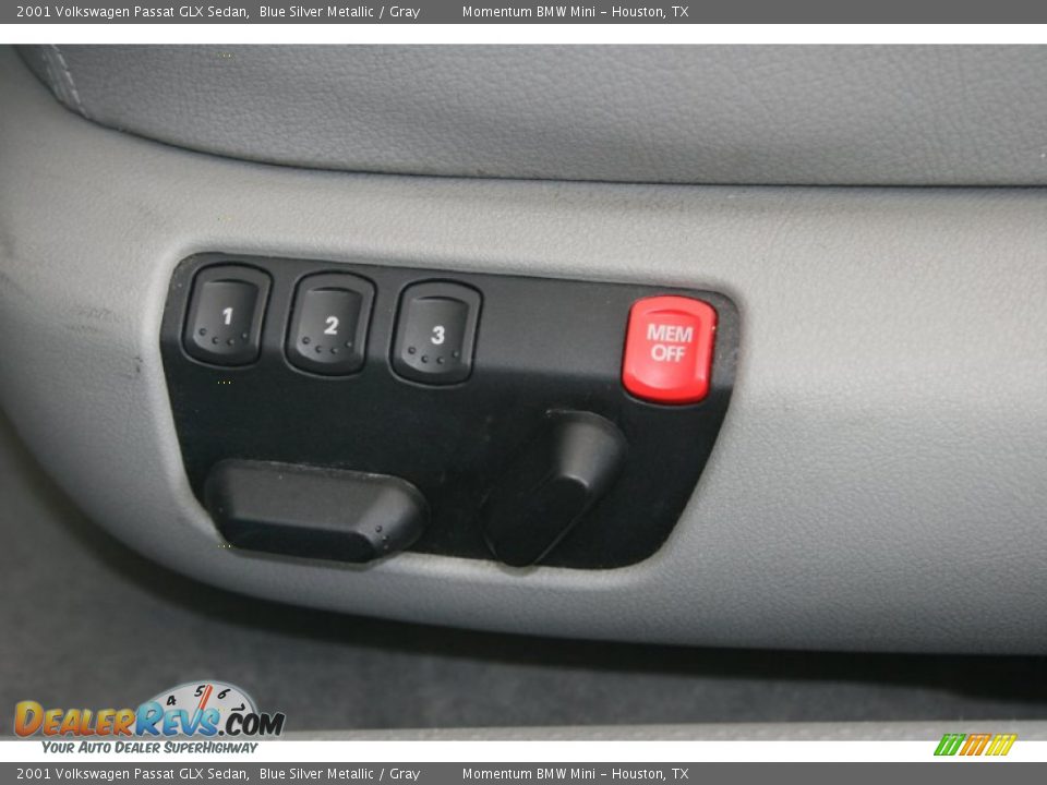 2001 Volkswagen Passat GLX Sedan Blue Silver Metallic / Gray Photo #17