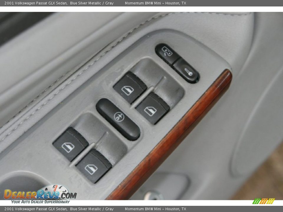 2001 Volkswagen Passat GLX Sedan Blue Silver Metallic / Gray Photo #19