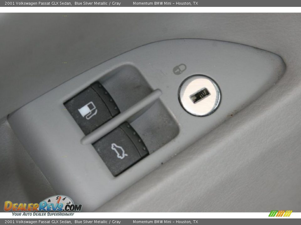 2001 Volkswagen Passat GLX Sedan Blue Silver Metallic / Gray Photo #20
