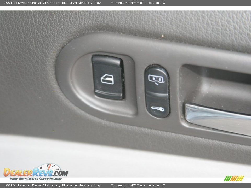 2001 Volkswagen Passat GLX Sedan Blue Silver Metallic / Gray Photo #32