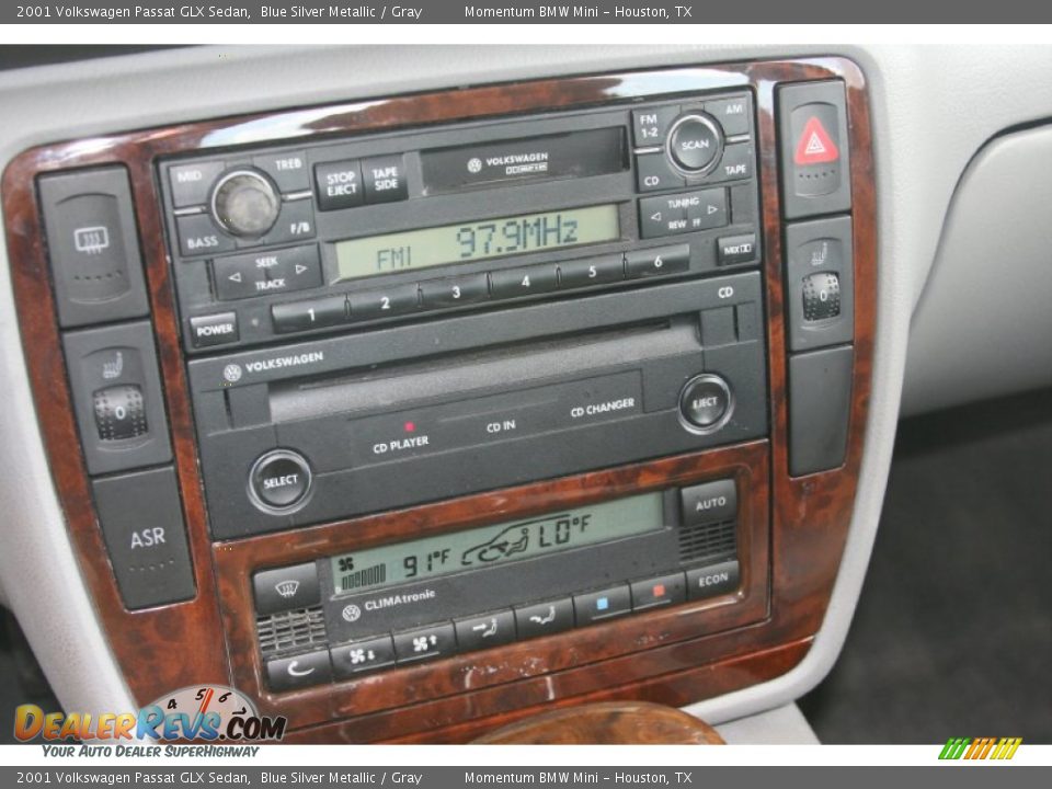 2001 Volkswagen Passat GLX Sedan Blue Silver Metallic / Gray Photo #34