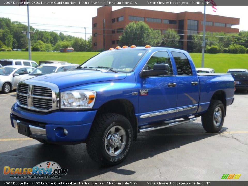Front 3/4 View of 2007 Dodge Ram 2500 Laramie Quad Cab 4x4 Photo #1
