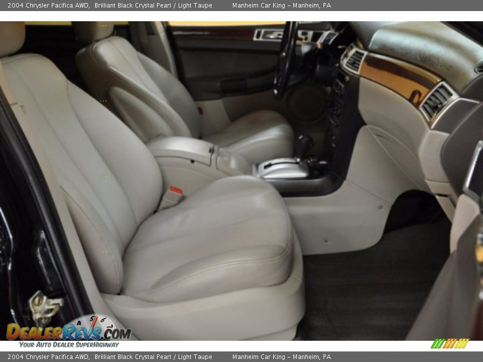 2004 Chrysler Pacifica AWD Brilliant Black Crystal Pearl / Light Taupe Photo #21