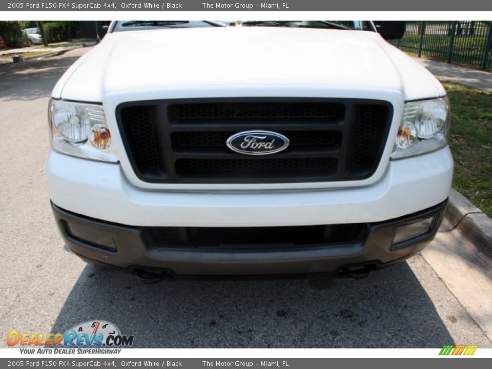 2005 Ford F150 FX4 SuperCab 4x4 Oxford White / Black Photo #17