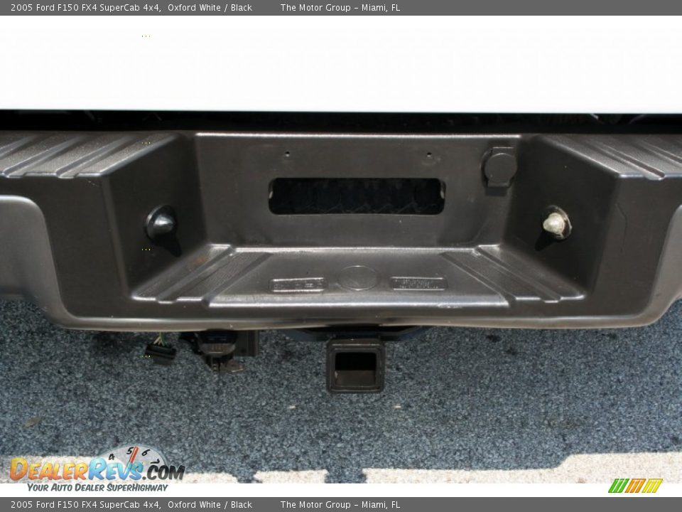 2005 Ford F150 FX4 SuperCab 4x4 Oxford White / Black Photo #22