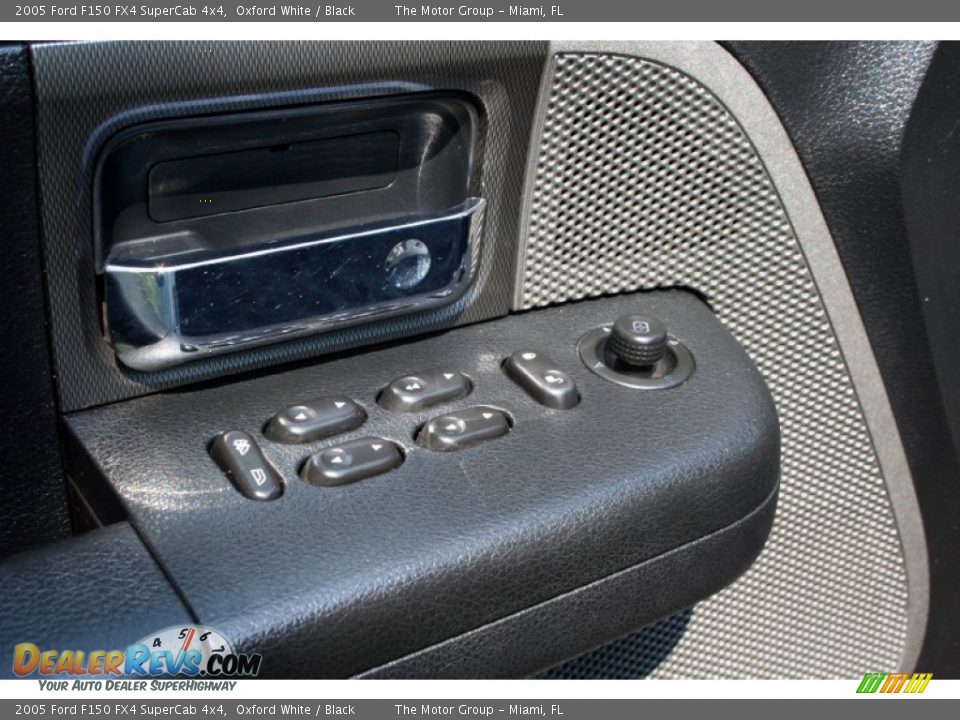 2005 Ford F150 FX4 SuperCab 4x4 Oxford White / Black Photo #33