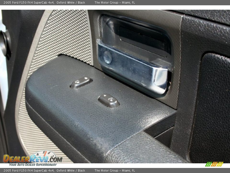2005 Ford F150 FX4 SuperCab 4x4 Oxford White / Black Photo #34