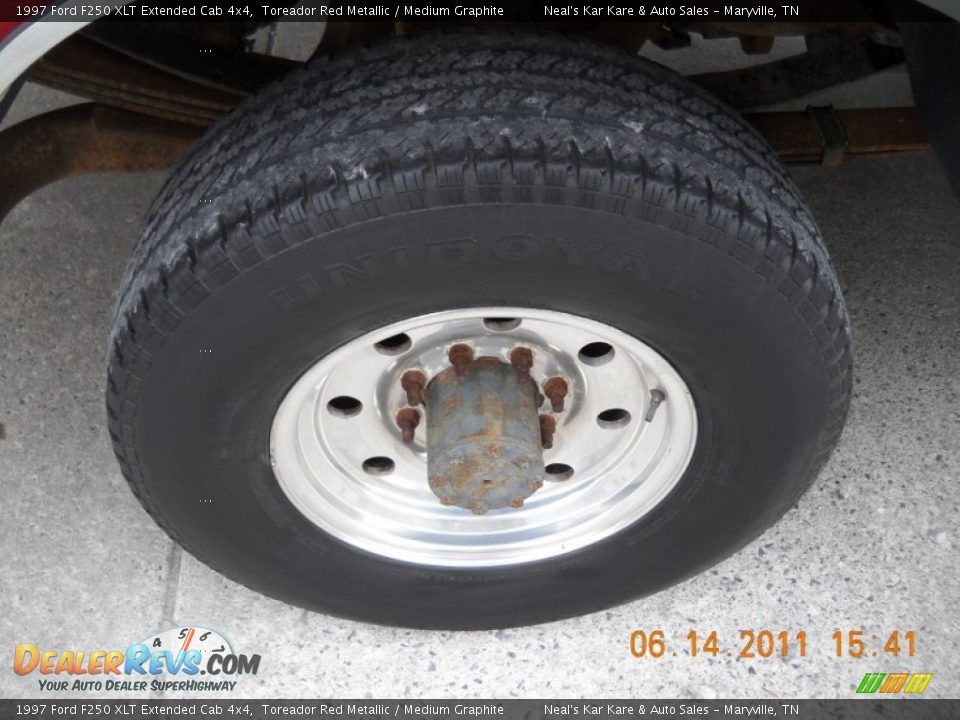 1997 Ford F250 XLT Extended Cab 4x4 Toreador Red Metallic / Medium Graphite Photo #12
