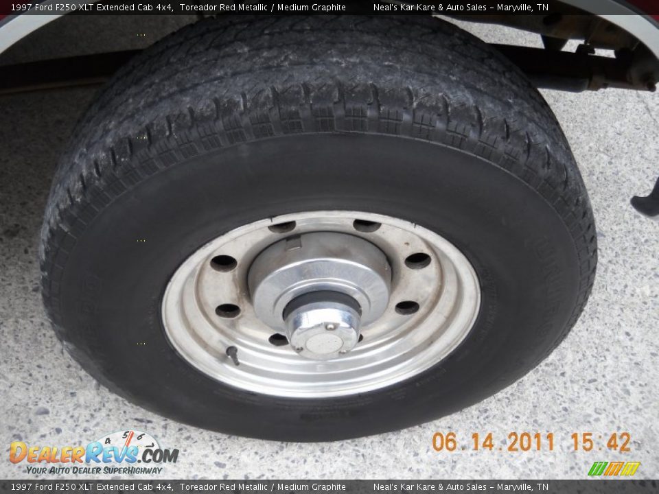1997 Ford F250 XLT Extended Cab 4x4 Toreador Red Metallic / Medium Graphite Photo #13