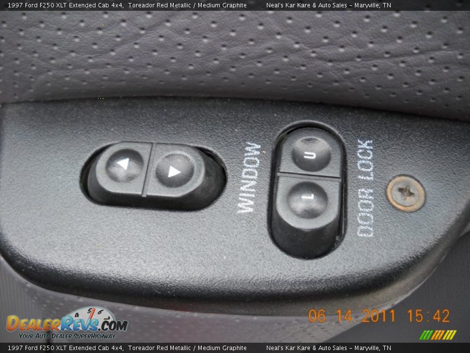 1997 Ford F250 XLT Extended Cab 4x4 Toreador Red Metallic / Medium Graphite Photo #18