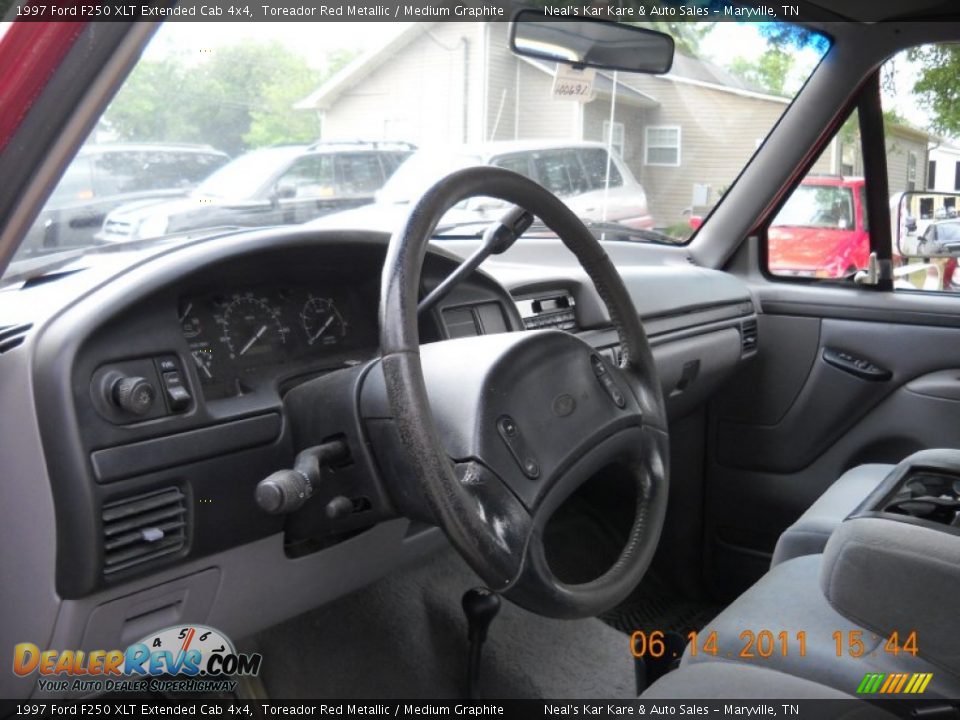 1997 Ford F250 XLT Extended Cab 4x4 Toreador Red Metallic / Medium Graphite Photo #20