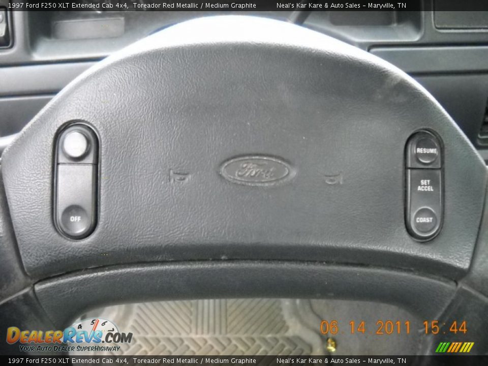 1997 Ford F250 XLT Extended Cab 4x4 Toreador Red Metallic / Medium Graphite Photo #21
