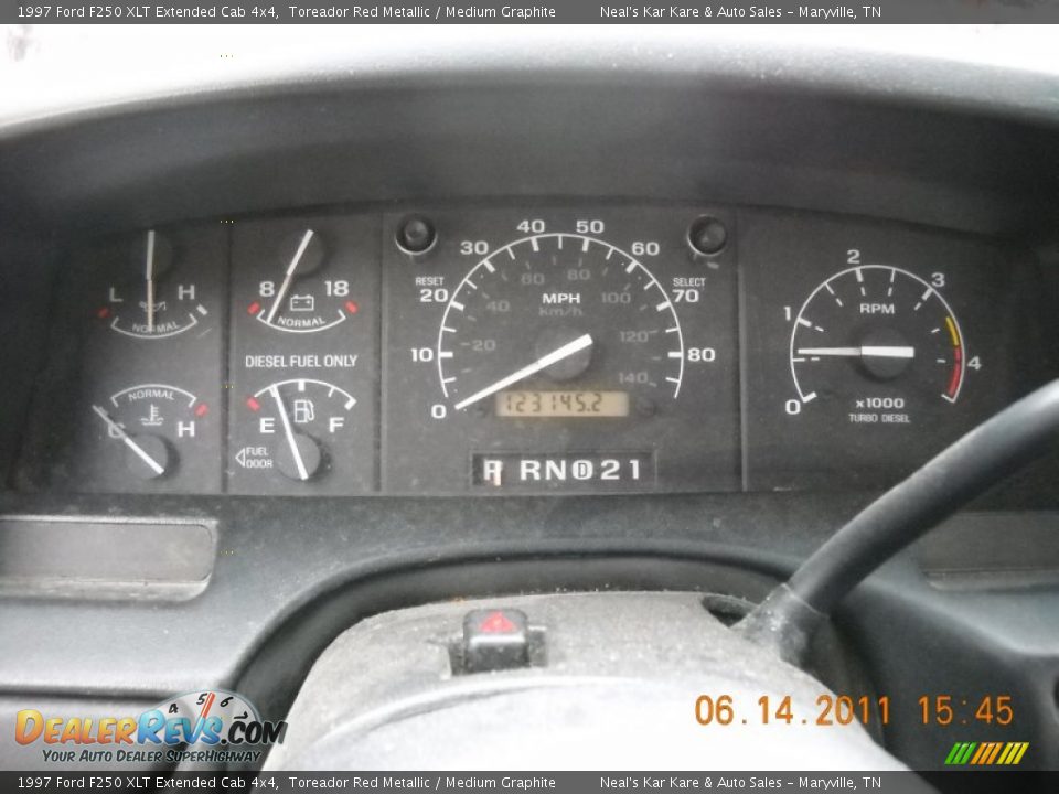 1997 Ford F250 XLT Extended Cab 4x4 Toreador Red Metallic / Medium Graphite Photo #22