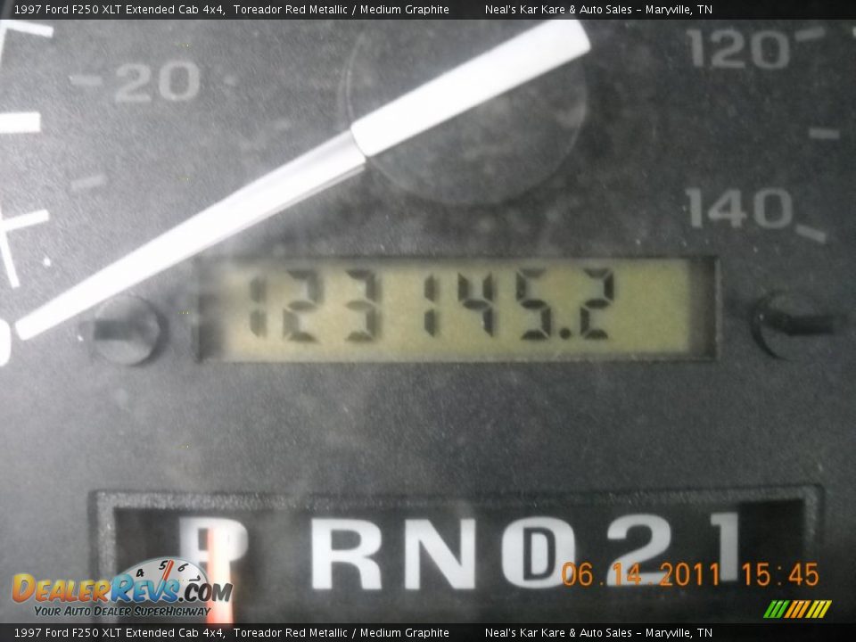 1997 Ford F250 XLT Extended Cab 4x4 Toreador Red Metallic / Medium Graphite Photo #23