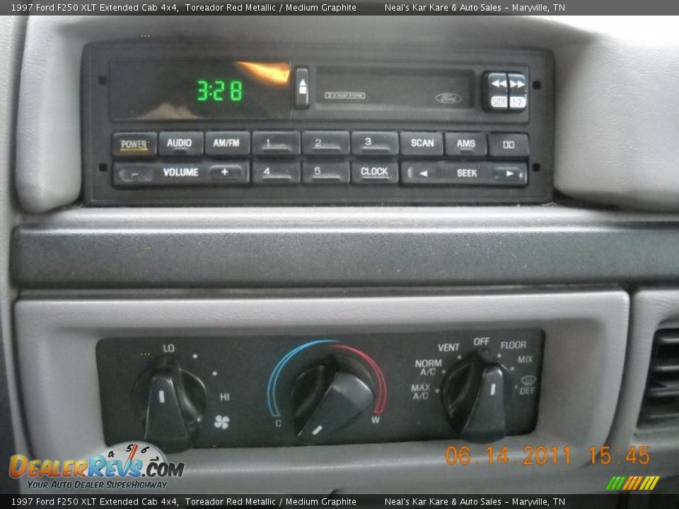 1997 Ford F250 XLT Extended Cab 4x4 Toreador Red Metallic / Medium Graphite Photo #25