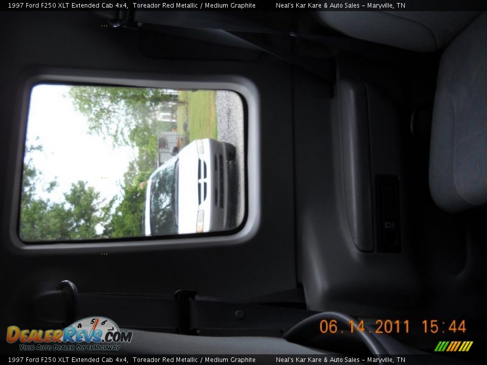 1997 Ford F250 XLT Extended Cab 4x4 Toreador Red Metallic / Medium Graphite Photo #30