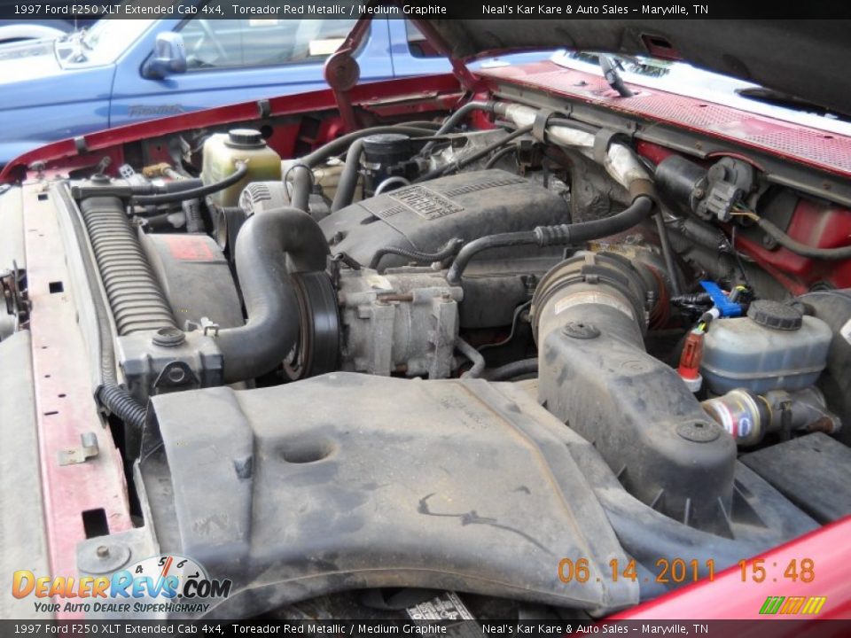 1997 Ford F250 XLT Extended Cab 4x4 Toreador Red Metallic / Medium Graphite Photo #35