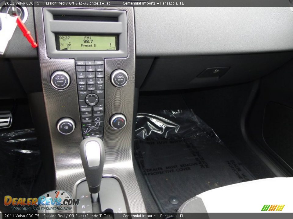 Controls of 2011 Volvo C30 T5 Photo #8