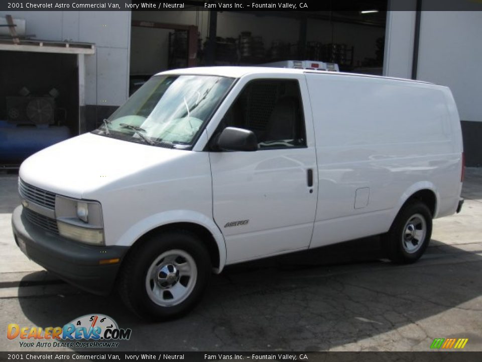2001 Chevrolet Astro Commercial Van Ivory White / Neutral Photo #3