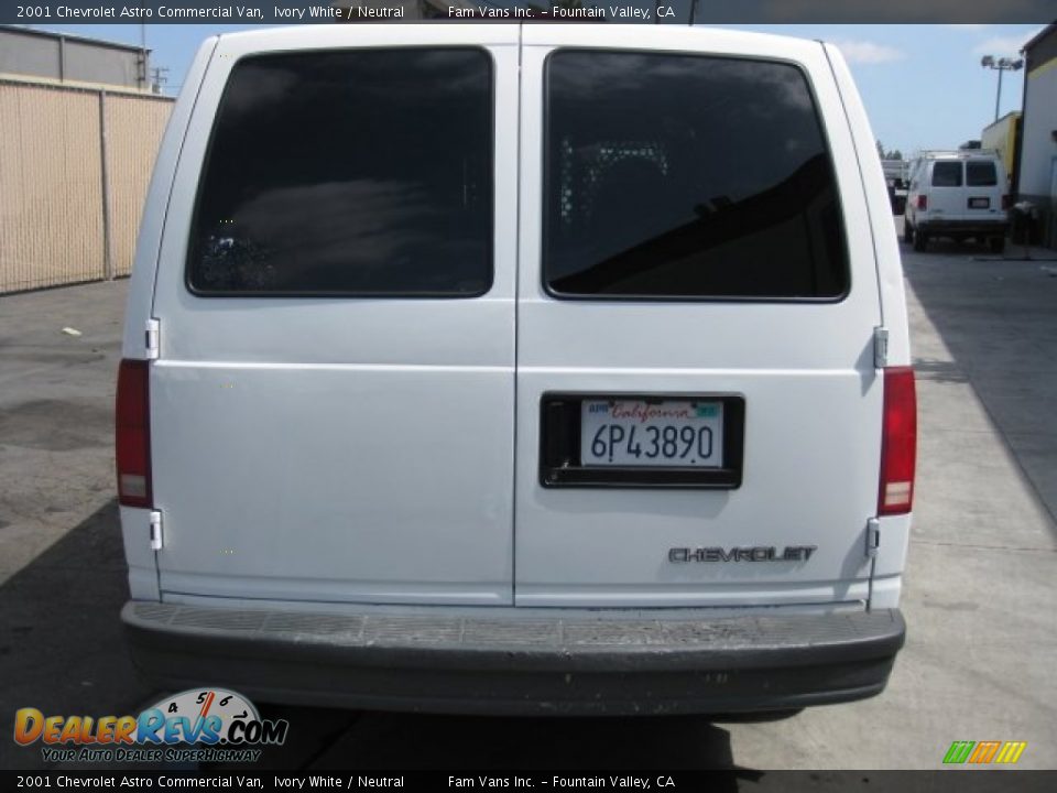2001 Chevrolet Astro Commercial Van Ivory White / Neutral Photo #5