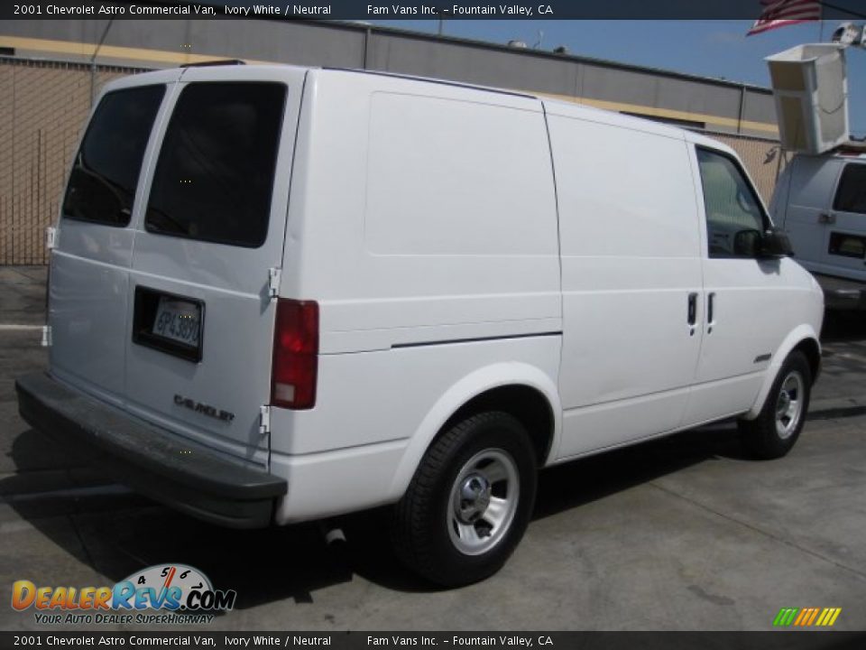 2001 Chevrolet Astro Commercial Van Ivory White / Neutral Photo #6