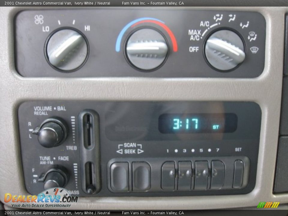 2001 Chevrolet Astro Commercial Van Ivory White / Neutral Photo #10