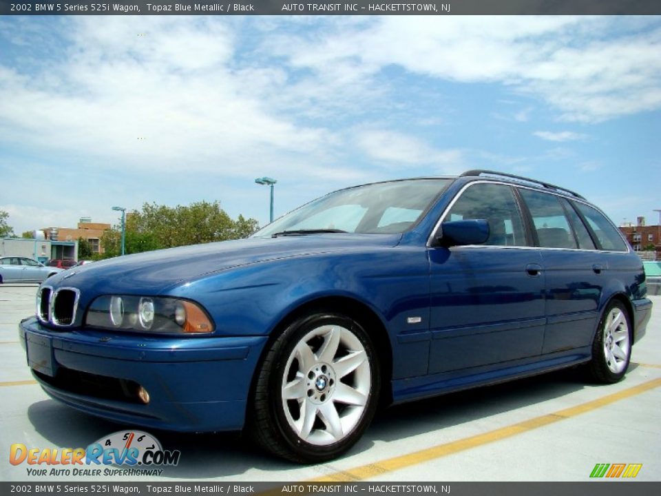 Front 3/4 View of 2002 BMW 5 Series 525i Wagon Photo #2