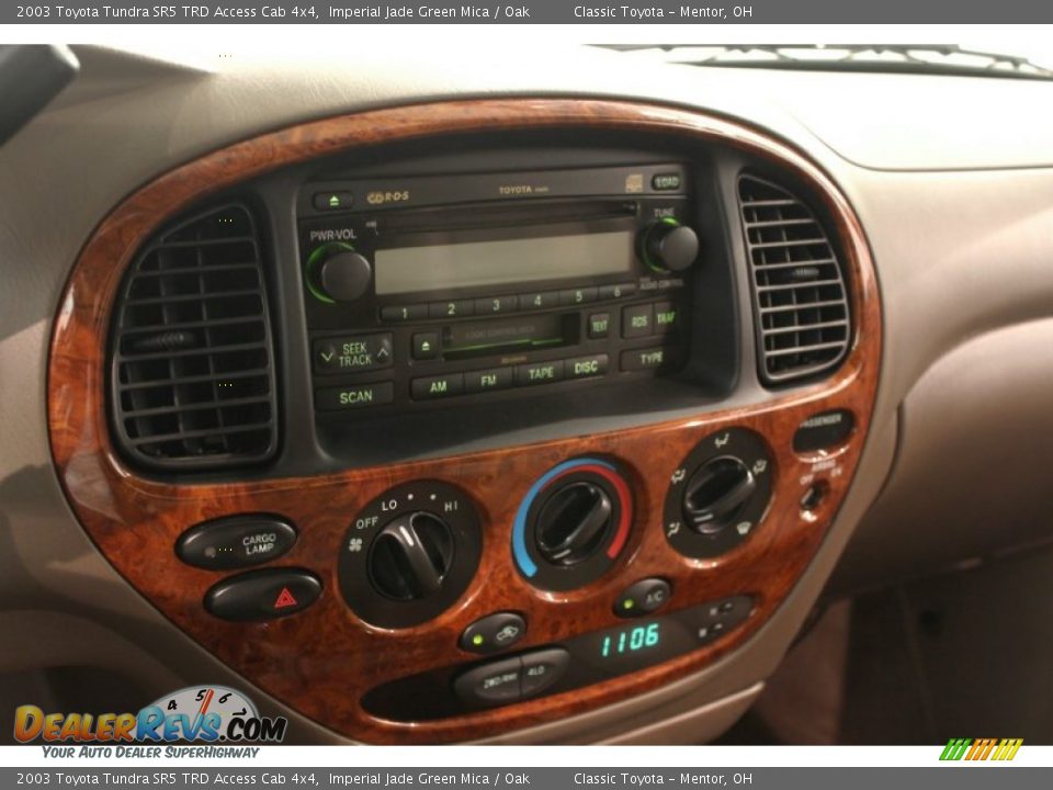 Controls of 2003 Toyota Tundra SR5 TRD Access Cab 4x4 Photo #7