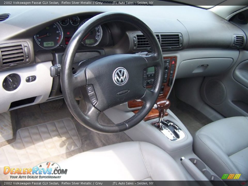 Grey Interior 2002 Volkswagen Passat Glx Sedan Photo 9