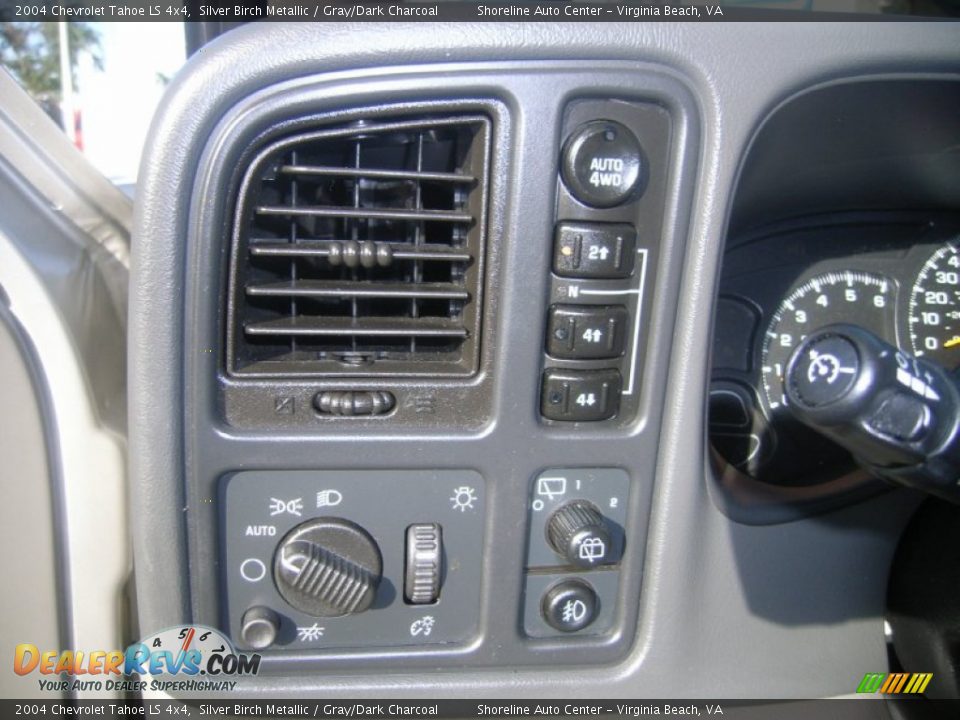 2004 Chevrolet Tahoe LS 4x4 Silver Birch Metallic / Gray/Dark Charcoal Photo #21
