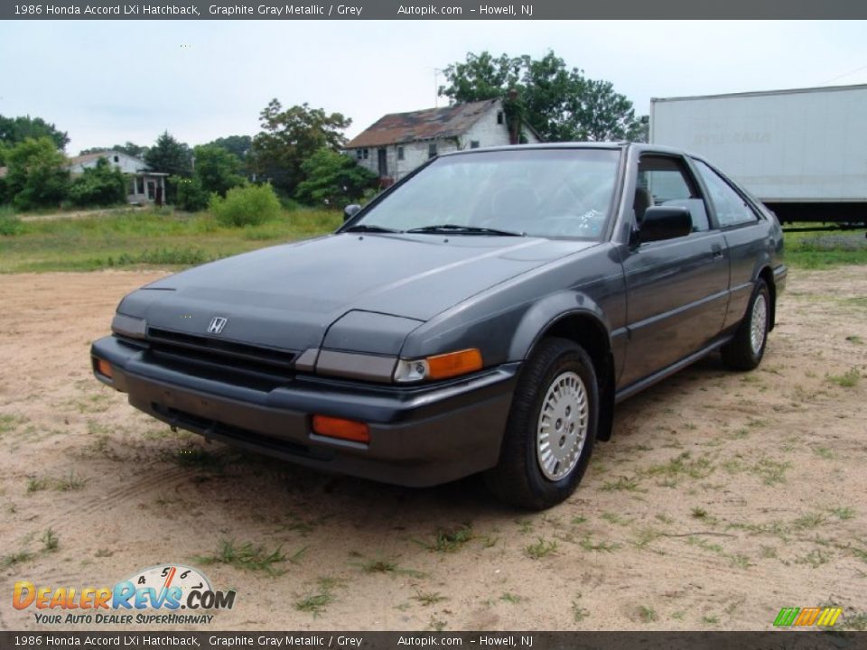 Front 3/4 View of 1986 Honda Accord LXi Hatchback Photo #1