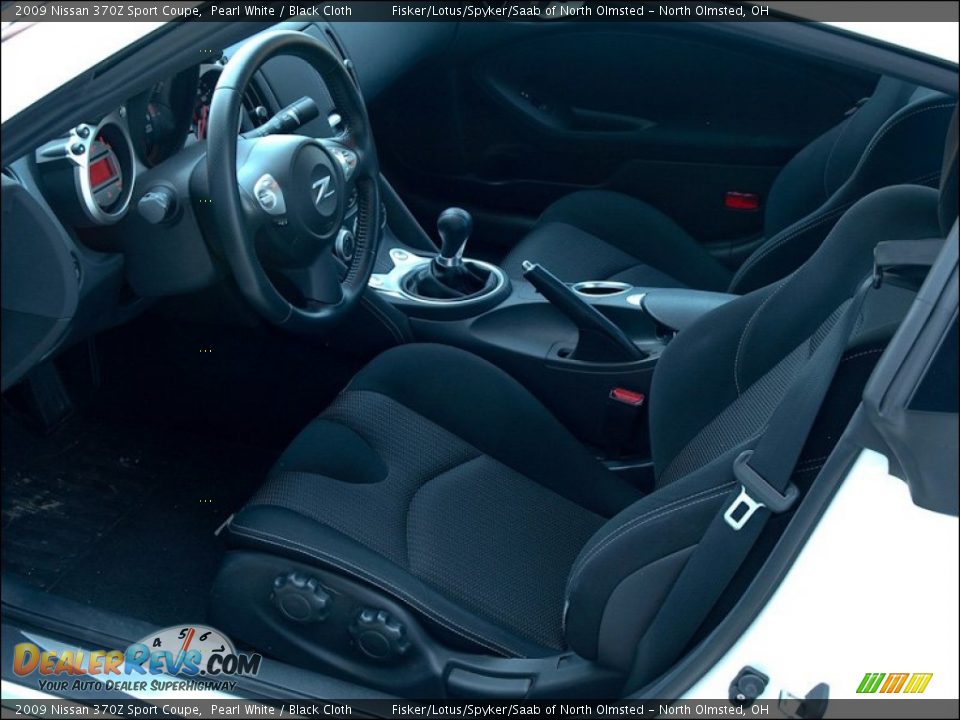 Black Cloth Interior - 2009 Nissan 370Z Sport Coupe Photo #8