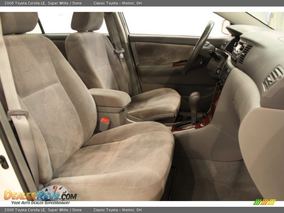 2006 Toyota Corolla LE Super White / Stone Photo #10