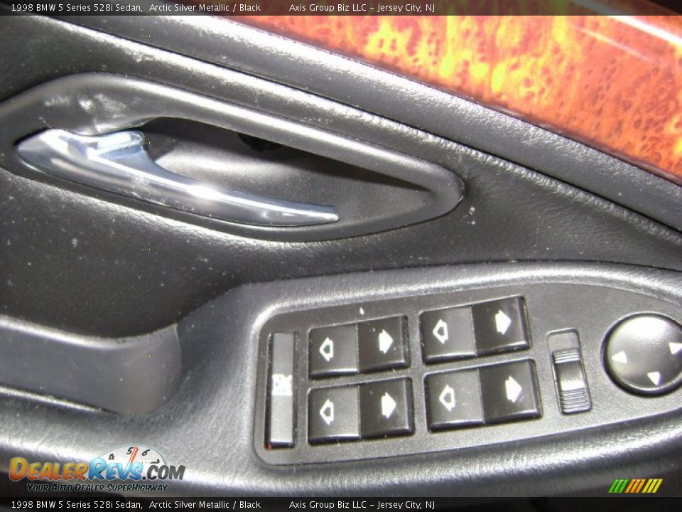 1998 BMW 5 Series 528i Sedan Arctic Silver Metallic / Black Photo #10