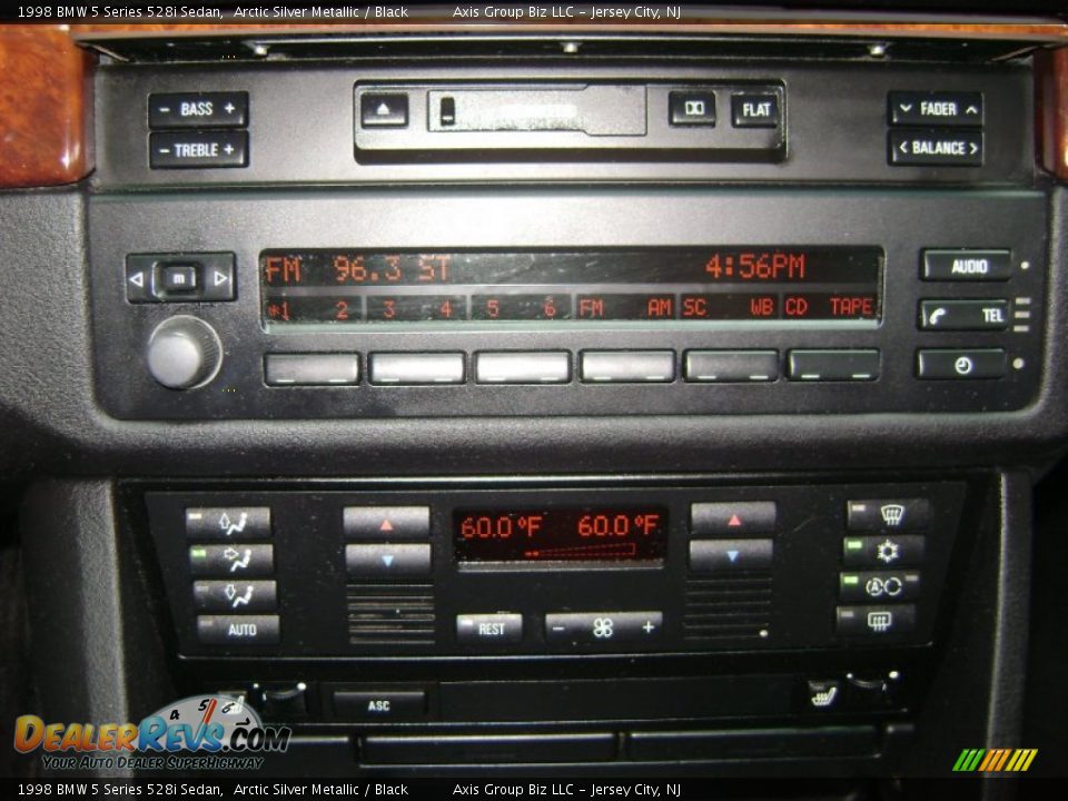 Controls of 1998 BMW 5 Series 528i Sedan Photo #12