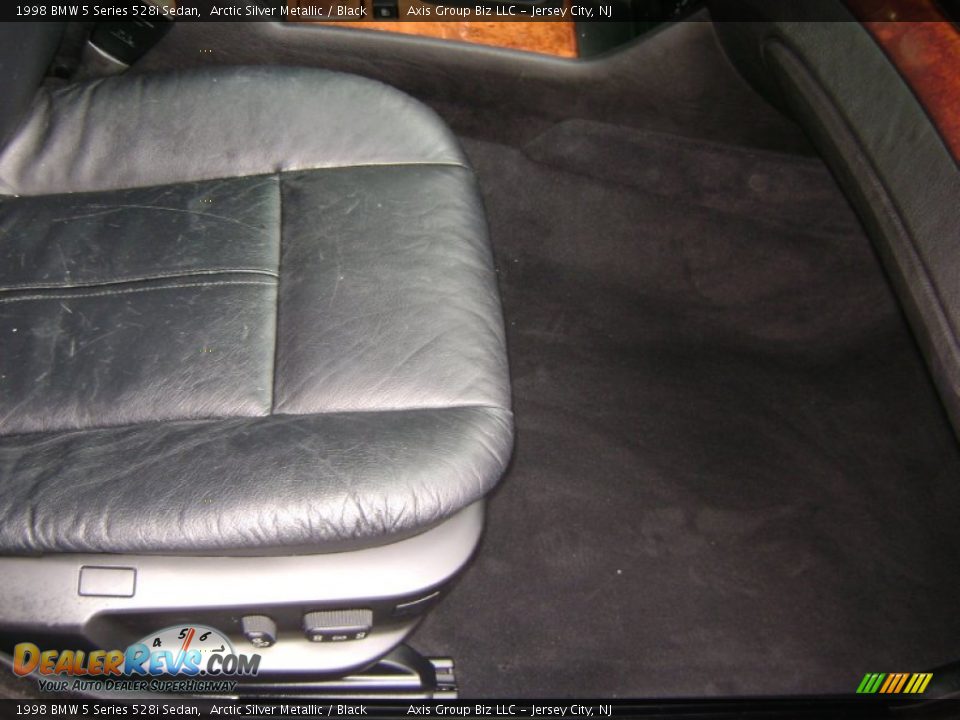 1998 BMW 5 Series 528i Sedan Arctic Silver Metallic / Black Photo #18