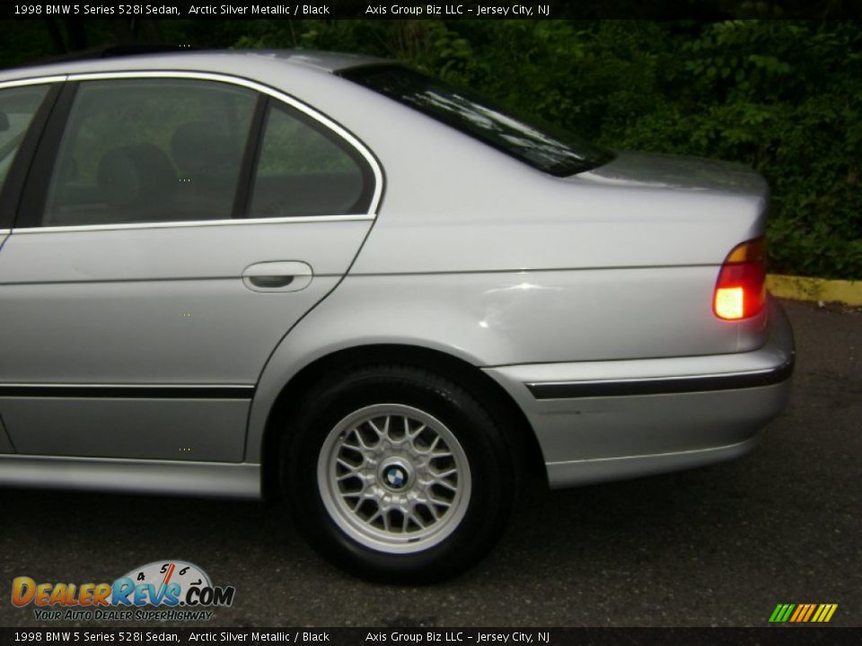 1998 BMW 5 Series 528i Sedan Arctic Silver Metallic / Black Photo #35