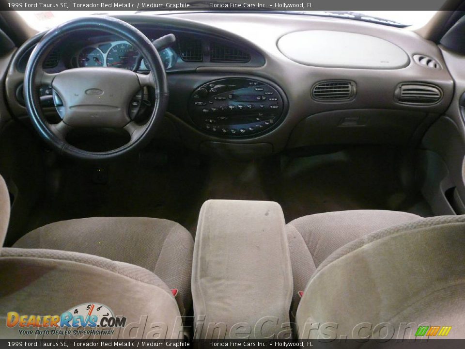 1999 Ford Taurus SE Toreador Red Metallic / Medium Graphite Photo #16